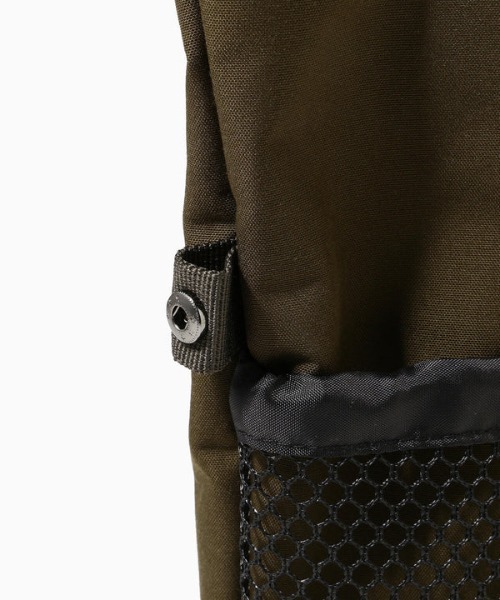 and wander（アンドワンダー）の「and wander/アンドワンダー　PE/CO 2way bag（ショルダーバッグ・メンズ・カーキ/ブラック・F）」の12枚目の写真
