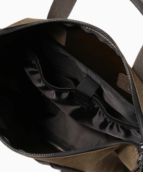 and wander（アンドワンダー）の「and wander/アンドワンダー　PE/CO 2way bag（ショルダーバッグ・メンズ・カーキ/ブラック・F）」の17枚目の写真
