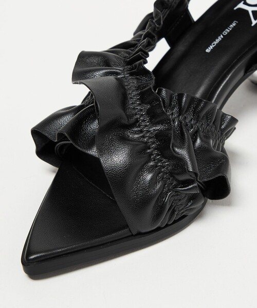 SY UNITED ARROWS（シーユナイテッドアローズ）の「＜SY＞ ポインテッドフリル サンダル50↑（サンダル・レディース・ブラック/ホワイト・22cm/22.5cm/23cm/23.5cm/24cm/24.5cm/25cm）」の9枚目の写真