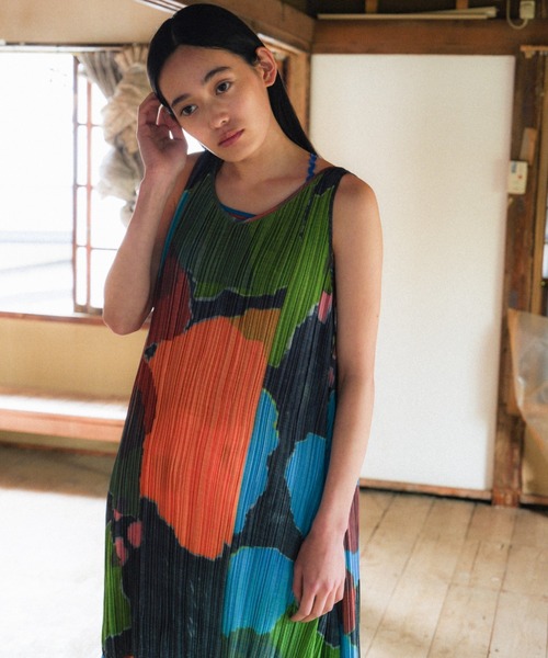 PAMM(パム)の「紙絵花のプリーツワンピース(ワンピース・レディース・その他・フリー)」の4枚目の写真