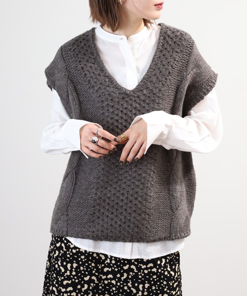 SO（エスオー）の「ニットベスト（ベスト・レディース・グレー系その他/キャメル・F）」の6枚目の写真