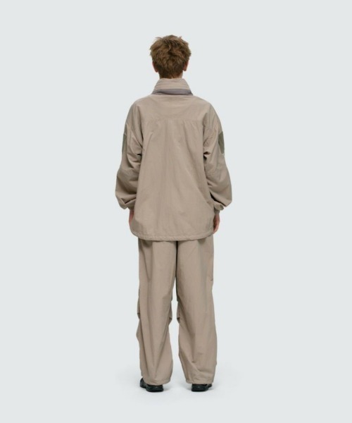 WILD THINGS（ワイルドシングス）の「WILD THINGS LIGHT SHORT MONSTER PARKA（ワイルドシングス ライト ショート モンスターパーカー）（ナイロンジャケット・メンズ・ブラック/ブルー系/ベージュ系・MEDIUM/LARGE/X-LARGE）」の6枚目の写真