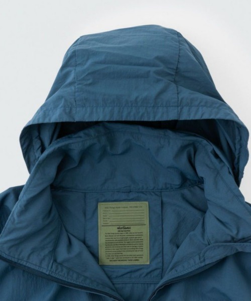 WILD THINGS（ワイルドシングス）の「WILD THINGS LIGHT SHORT MONSTER PARKA（ワイルドシングス ライト ショート モンスターパーカー）（ナイロンジャケット・メンズ・ブラック/ブルー系/ベージュ系・MEDIUM/LARGE/X-LARGE）」の9枚目の写真