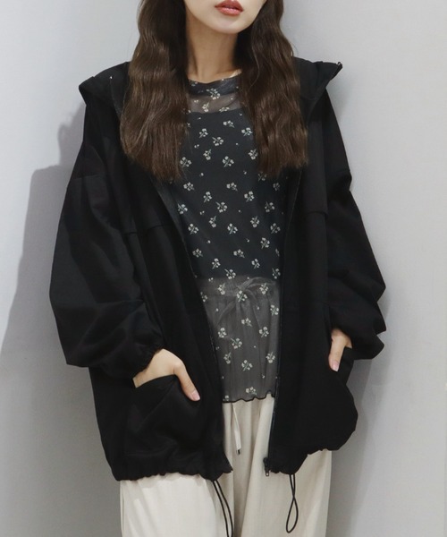 CECIL McBEE(セシルマクビー)の「コットンライクフーディーブルゾン(ブルゾン・レディース・ベージュ/ブラック・LARGE/MEDIUM)」の2枚目の写真