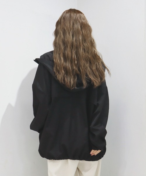 CECIL McBEE(セシルマクビー)の「コットンライクフーディーブルゾン(ブルゾン・レディース・ベージュ/ブラック・LARGE/MEDIUM)」の7枚目の写真