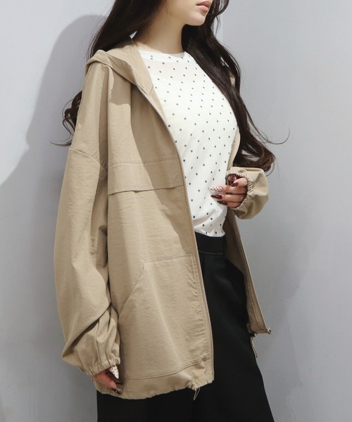 CECIL McBEE(セシルマクビー)の「コットンライクフーディーブルゾン(ブルゾン・レディース・ベージュ/ブラック・LARGE/MEDIUM)」の11枚目の写真