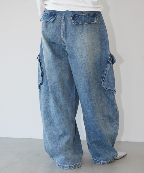 chuclla(チュクラ)の「ワイドカーゴデニムパンツ chw26s163(デニムパンツ・レディース・グレイッシュベージュ/ブルー・S/M/L)」の11枚目の写真
