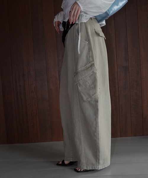 chuclla(チュクラ)の「ワイドカーゴデニムパンツ chw26s163(デニムパンツ・レディース・グレイッシュベージュ/ブルー・S/M/L)」の15枚目の写真