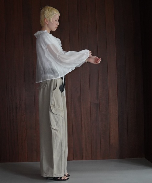 chuclla(チュクラ)の「ワイドカーゴデニムパンツ chw26s163(デニムパンツ・レディース・グレイッシュベージュ/ブルー・S/M/L)」の17枚目の写真