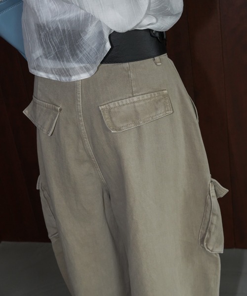 chuclla(チュクラ)の「ワイドカーゴデニムパンツ chw26s163(デニムパンツ・レディース・グレイッシュベージュ/ブルー・S/M/L)」の18枚目の写真