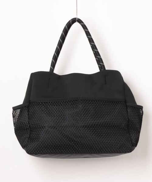 adidas(アディダス)の「《adidas》マストハブ トートバッグ シーズナル(トートバッグ・メンズ・ブラック/ベージュ系その他/ブルー系その他・フリー)」の4枚目の写真