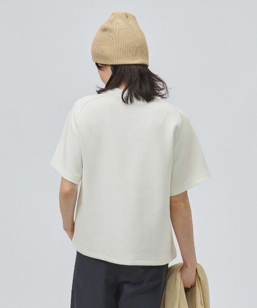 adidas(アディダス)の「アディダス adidas ソフト ラックス ルーズフィット 半袖Tシャツ(Tシャツ/カットソー・レディース・グリーン/オフホワイト・S/M/L/XL)」の17枚目の写真