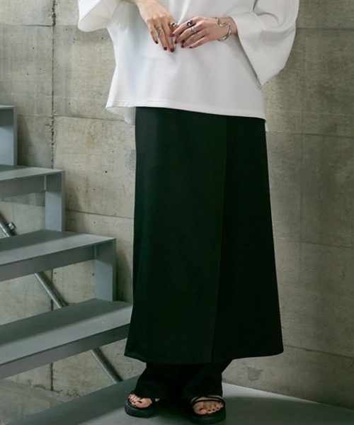 Soiunique（スワユニーク）の「とろみ素材スカート見えカフェパンツ ［Soiunique］（その他パンツ・レディース・ブラック/チャコール・L～LL/M～Ｌ）」の9枚目の写真