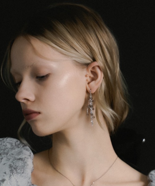 et.UNiVER(エトユニベール)の「Beaded Fringe Earrings(ピアス(両耳用)・レディース・ゴールド/シルバー・FREE)」の1枚目の写真