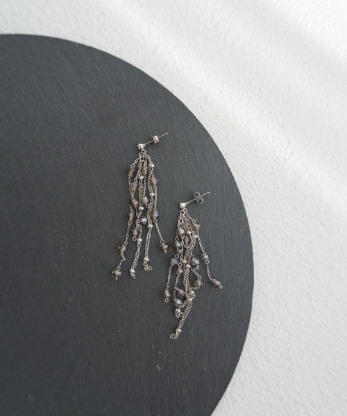 et.UNiVER(エトユニベール)の「Beaded Fringe Earrings(ピアス(両耳用)・レディース・ゴールド/シルバー・FREE)」の7枚目の写真