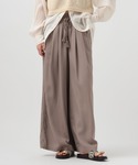BAYFLOW(ベイフロー)のテンセルワイドパンツ
