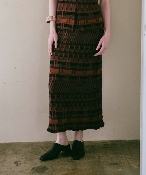 Ruh Dhan(ルーダン)の「Vital Layers Skirt(スカート・レディース・ブラウン/オレンジ/ネイビー・FREE)」の2枚目の写真