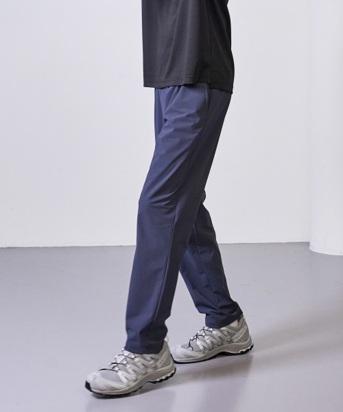 BASIC HOUSE（ベーシックハウス）の「スーパーストレッチスパンバンディングストレートパンツ_ダークグレー（スウェットパンツ・メンズ・ダークグレー・28inch/30inch/32inch/34inch/36inch）」の3枚目の写真