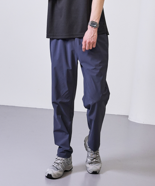 BASIC HOUSE（ベーシックハウス）の「スーパーストレッチスパンバンディングストレートパンツ_ダークグレー（スウェットパンツ・メンズ・ダークグレー・28inch/30inch/32inch/34inch/36inch）」の4枚目の写真