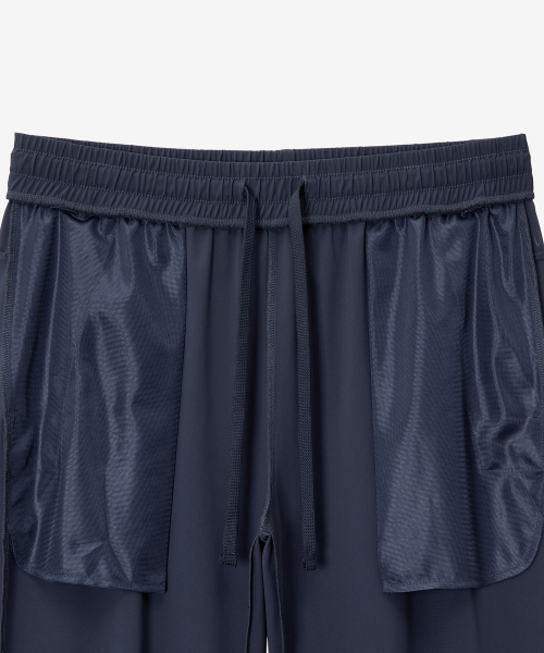 BASIC HOUSE（ベーシックハウス）の「スーパーストレッチスパンバンディングストレートパンツ_ダークグレー（スウェットパンツ・メンズ・ダークグレー・28inch/30inch/32inch/34inch/36inch）」の11枚目の写真