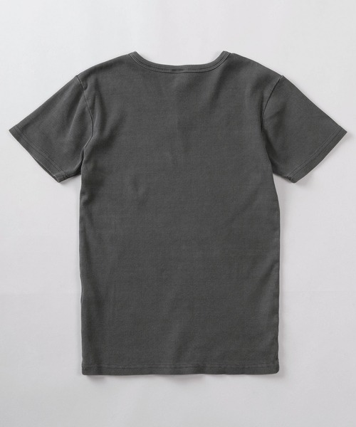 SlashDate（スラッシュデイト）の「【82】ピグメント加工 無地 テレコリブ VネックTシャツ/ユニセックス/レディース/メンズ（Tシャツ/カットソー・メンズ・ブラウン/チャコールグレー・L/M/S）」の4枚目の写真