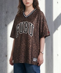【FUBU/フブ】PATCH V NECK T-SHIRTS/パッチVネックTシャツ