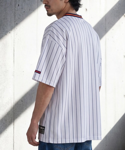 FUBU( フブ)の「【FUBU/フブ】PATCH V NECK T-SHIRTS/パッチVネックTシャツ(Tシャツ/カットソー・メンズ・レオパード/ブラック/ホワイト・XL/M/L)」の5枚目の写真