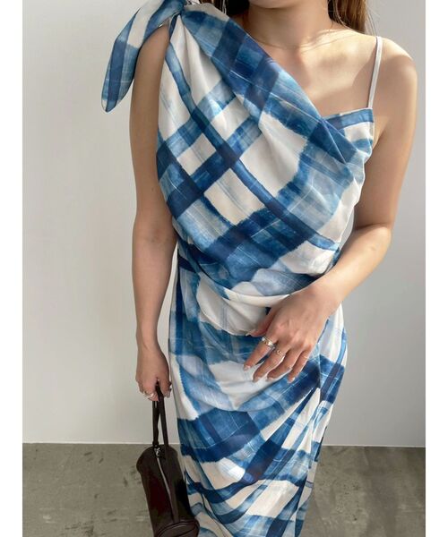 LAGUNAMOON(ラグナムーン)の「チェックドレープワンピース 【夏服】(ワンピース・レディース・ブラウン/ブルー・MEDIUM/SMALL)」の20枚目の写真