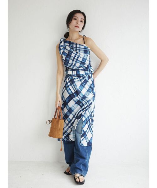 LAGUNAMOON(ラグナムーン)の「チェックドレープワンピース 【夏服】(ワンピース・レディース・ブラウン/ブルー・MEDIUM/SMALL)」の13枚目の写真