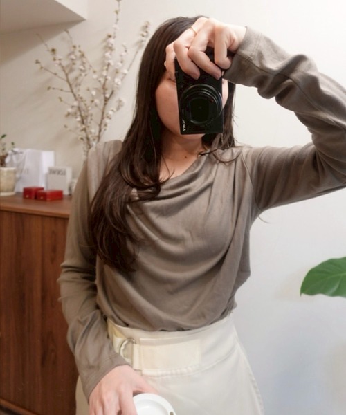 Reurie'(レウリィ)の「ボートネックドレープトップ(saki select) / 長袖 フェミニン 大人カジュアル シンプル キレイめ 韓国(Tシャツ/カットソー・レディース・モカ/ベージュ/ホワイト・FREE)」の16枚目の写真