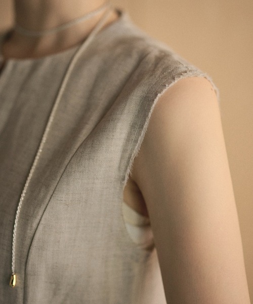 LAULEN（ローレン）の「linen blend double zip vest /リネンブレンドダブルジップノースリーブベスト（ベスト・レディース・ベージュ/ブラック・FREE）」の6枚目の写真