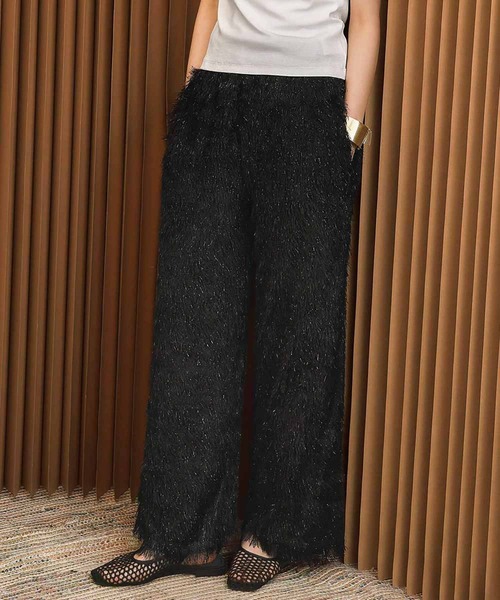 ELFRANK(エルフランク)の「フェザーフリンジセミワイドパンツ ウエストゴム(その他パンツ・レディース・オフホワイト/ブラック・L/M/S)」の3枚目の写真
