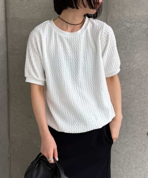 ikka(イッカ)の「【雑誌InRed6月号掲載】幾何学柄ジャカード半袖プルオーバー 【親子コーデ】(Tシャツ/カットソー・レディース・ネイビー/オフホワイト/イエロー/グリーン/グレイッシュベージュ・M/L/S)」の20枚目の写真