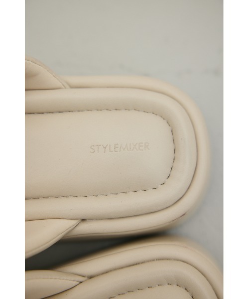 STYLEMIXER(スタイルミキサー)の「プラットフォームトングサンダル(サンダル・レディース・ライトベージュ/ブラック・LARGE/MEDIUM/SMALL)」の12枚目の写真