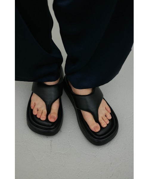 STYLEMIXER(スタイルミキサー)の「プラットフォームトングサンダル(サンダル・レディース・ライトベージュ/ブラック・LARGE/MEDIUM/SMALL)」の13枚目の写真