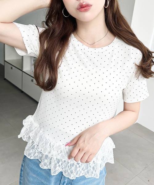 moment+(モーメントプラス)の「裾フリルレース半袖カットソー(Tシャツ/カットソー・レディース・杢グレー/ブラック系その他/ホワイト系その他/オフホワイト/ブラック/イエロー・M)」の1枚目の写真