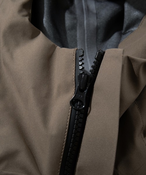 S'more(スモア)の「3-layer shell jacket(マウンテンパーカー・メンズ・ライトカーキ/ネイビー・X-LARGE/LARGE/MEDIUM/SMALL/WS)」の9枚目の写真