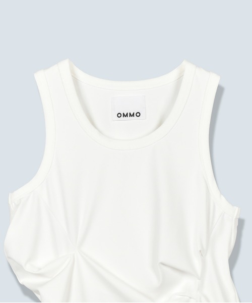 OMMO(オーエムエムオー)の「LINE SLIT TUCK TOP(Tシャツ/カットソー・レディース・ホワイト/ブラック/カーキ・FREE/38)」の17枚目の写真