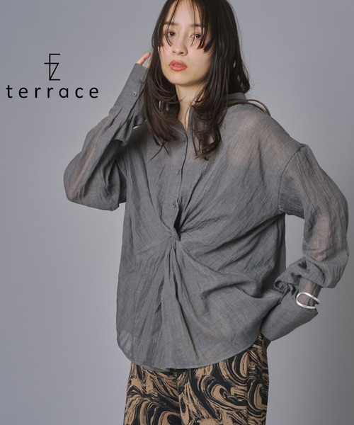terrace(テラス)の「前後2WAYクロスシャツ(シャツ/ブラウス・レディース・カーキブラウン/チャコール/グレイッシュベージュ・FREE)」の2枚目の写真