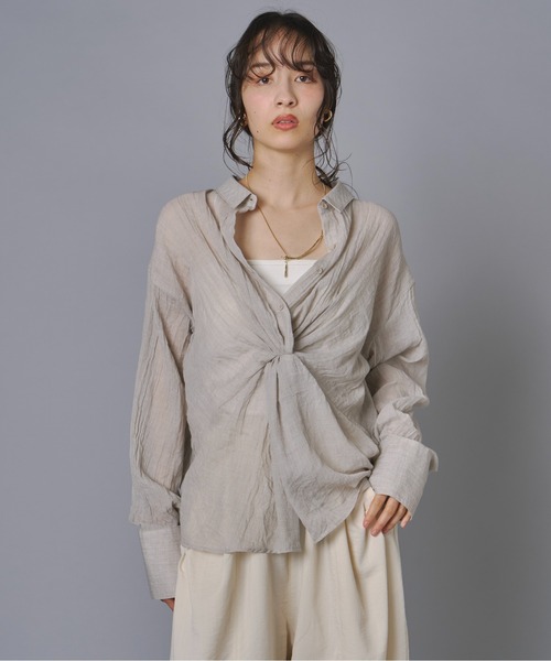 terrace(テラス)の「前後2WAYクロスシャツ(シャツ/ブラウス・レディース・カーキブラウン/チャコール/グレイッシュベージュ・FREE)」の4枚目の写真
