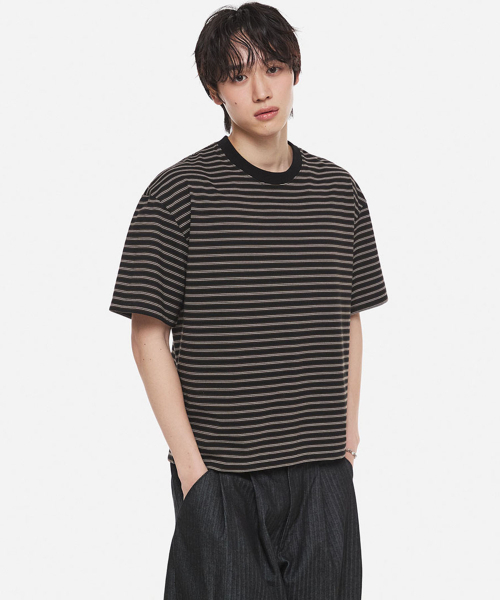 DNSR(ディーエヌエスアール)の「ストライプクロップTシャツブラック(Tシャツ/カットソー・メンズ・その他・X-LARGE/LARGE/MEDIUM)」の2枚目の写真