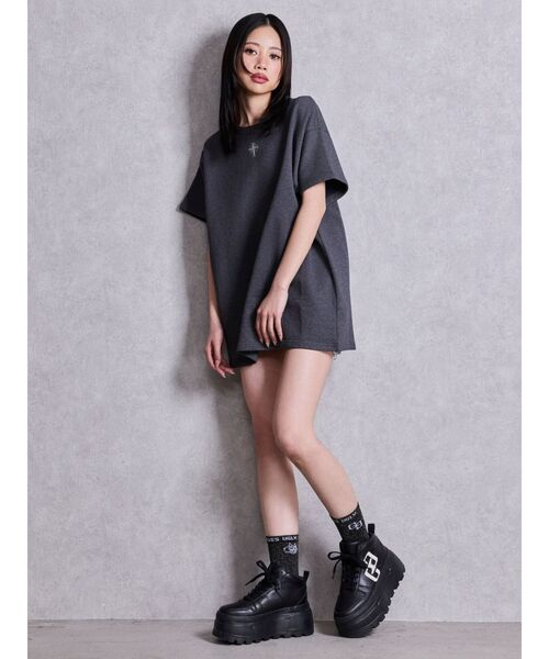 GYDA(ジェイダ)の「sacred edge cross emboss BIG Tシャツ(Tシャツ/カットソー・レディース・チャコールグレー/オフホワイト/ブラック・FREE)」の20枚目の写真