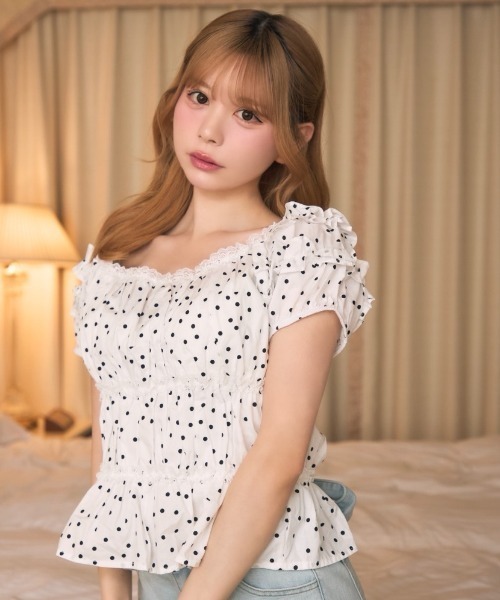 TITTY&CO.(ティティーアンドコー)の「ドットフリルギャザーブラウス(シャツ/ブラウス・レディース・ホワイト/ブラック・FREE)」の7枚目の写真