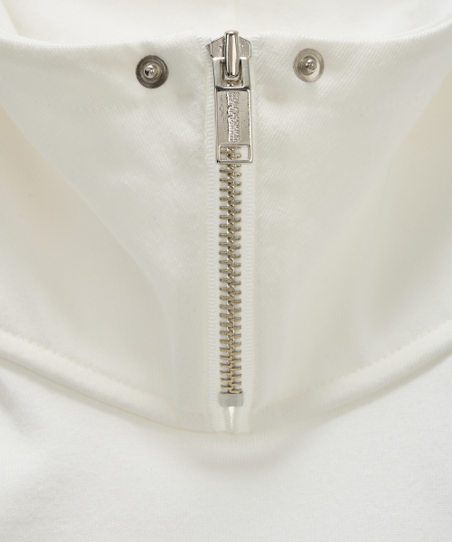 ETRE AU SOMMET(エトレオソメ)の「Zipper Halter Turtleneck Point Pocket Hoodie (White)(Tシャツ/カットソー・レディース・ホワイト・2/1)」の9枚目の写真