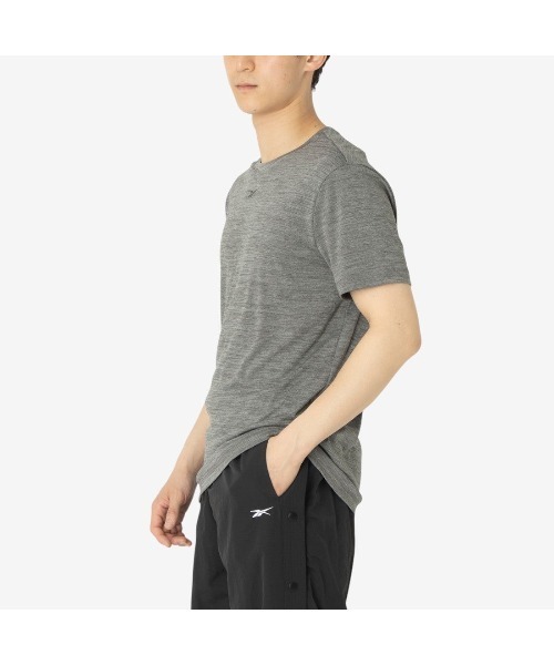 Reebok（リーボック）の「トレイン メランジ テック Tシャツ / ID TRAIN MELANGE TECH TEE（Tシャツ/カットソー・メンズ・グレー/ブラック・X-LARGE/SMALL/MEDIUM/LARGE）」の7枚目の写真