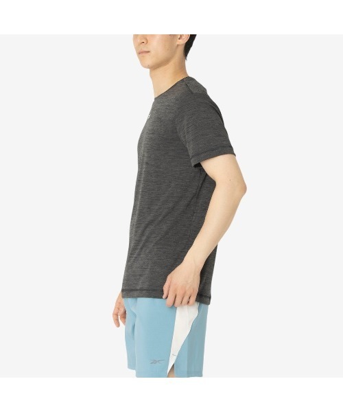 Reebok（リーボック）の「トレイン メランジ テック Tシャツ / ID TRAIN MELANGE TECH TEE（Tシャツ/カットソー・メンズ・グレー/ブラック・X-LARGE/SMALL/MEDIUM/LARGE）」の17枚目の写真