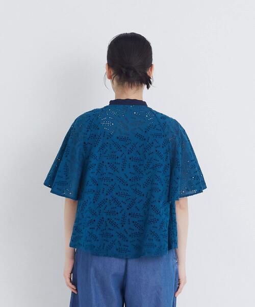 conges payes ADIEU TRISTESSE(コンジェ ペイエ アデュートリステス)の「ボタニカル風エンブロイダリーブラウス(シャツ/ブラウス・レディース・グレイッシュベージュ/ブルーグリーン・38)」の16枚目の写真