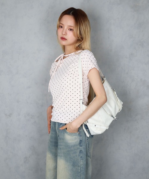 BARELY BLUE（ベアリーブルー）の「【 BARELY BLUE / ベアリーブルー 】 リボンネック ドット アシンメトリー オフショル 半袖 Tシャツ（Tシャツ/カットソー・レディース・ブラック/ホワイト/ピンク・FREE）」の9枚目の写真