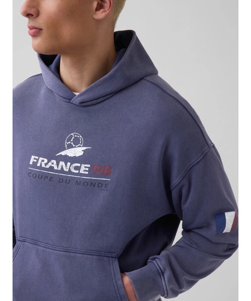 GAP(ギャップ)の「FIFA WORLD CUP(TM) ヴィンテージソフト フレンチテリー オーバーサイズ パーカー(パーカー・メンズ・ネイビー/ブルー/ブラック/ブルー系その他/グリーン/グリーン系その他/レッド/グレー・M/L/XL/XS/S)」の8枚目の写真