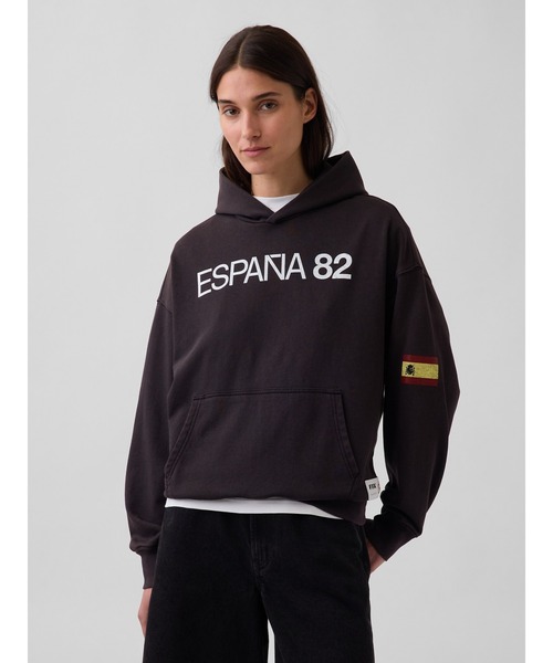 GAP(ギャップ)の「FIFA WORLD CUP(TM) ヴィンテージソフト フレンチテリー オーバーサイズ パーカー(パーカー・メンズ・ネイビー/ブルー/ブラック・M/L/XL)」の2枚目の写真